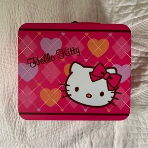 HELLO KITTY Bright Pink Metal Lunch Box with Handle and Closure Latch